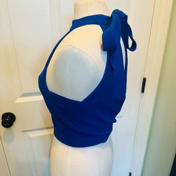 Gorgeous brilliant blue halter with tie around neck - Picture 3 of 15